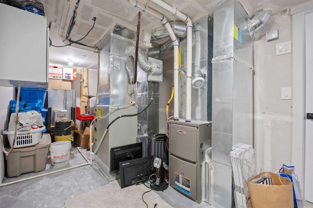 416 Walcrest View Property Photo 42