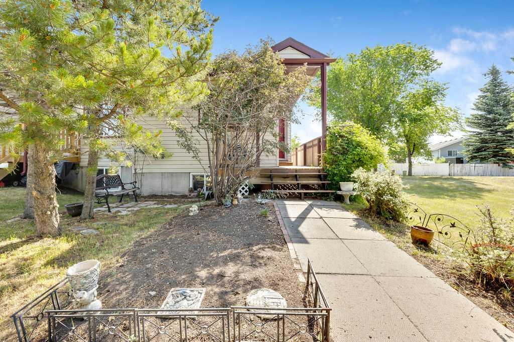 42l Green Meadow Crescent Property Photo 1