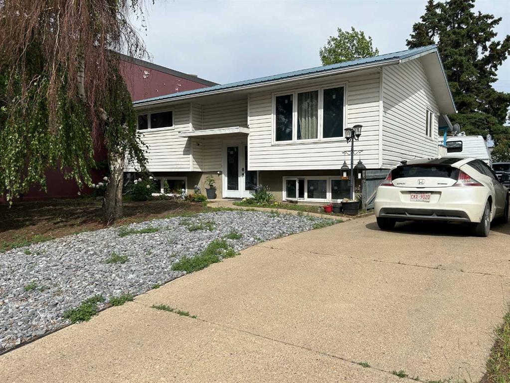 424 2 Street Property Photo 1