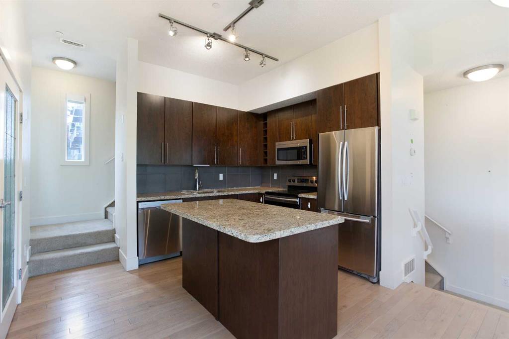 2101 17 Street 1 Property Photo 2