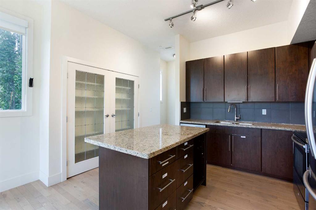 2101 17 Street 1 Property Photo 3