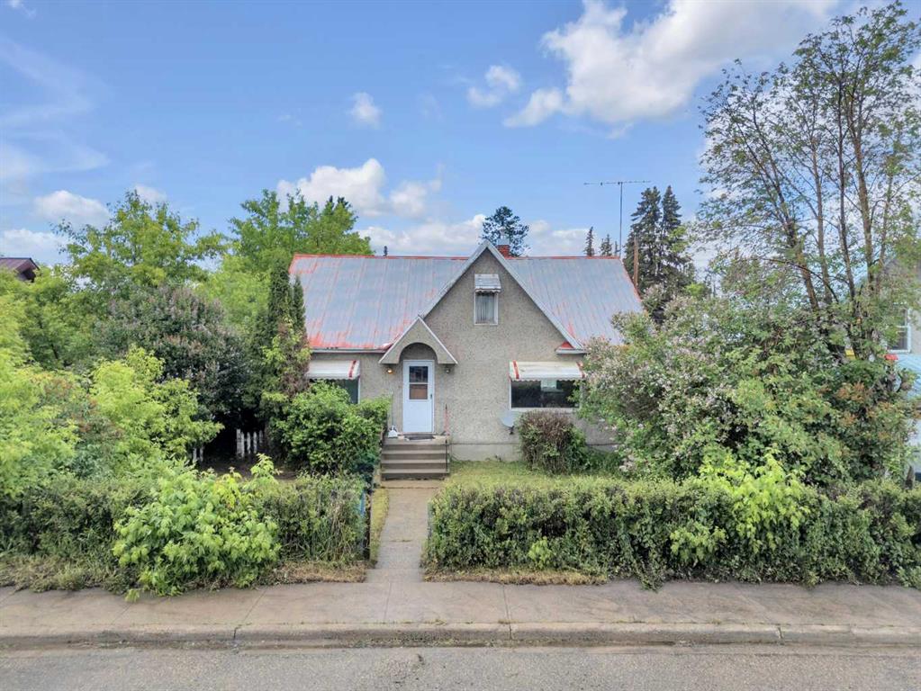 4924 51 Avenue Property Photo 1
