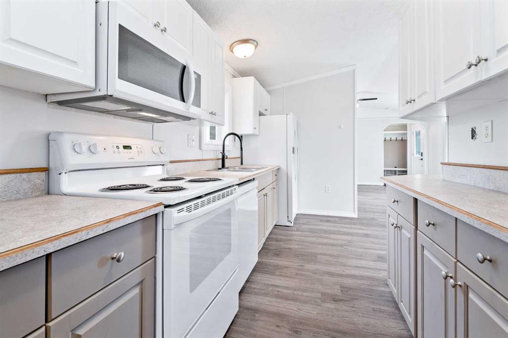 370028 Range Road 6-1 Property Photo 4