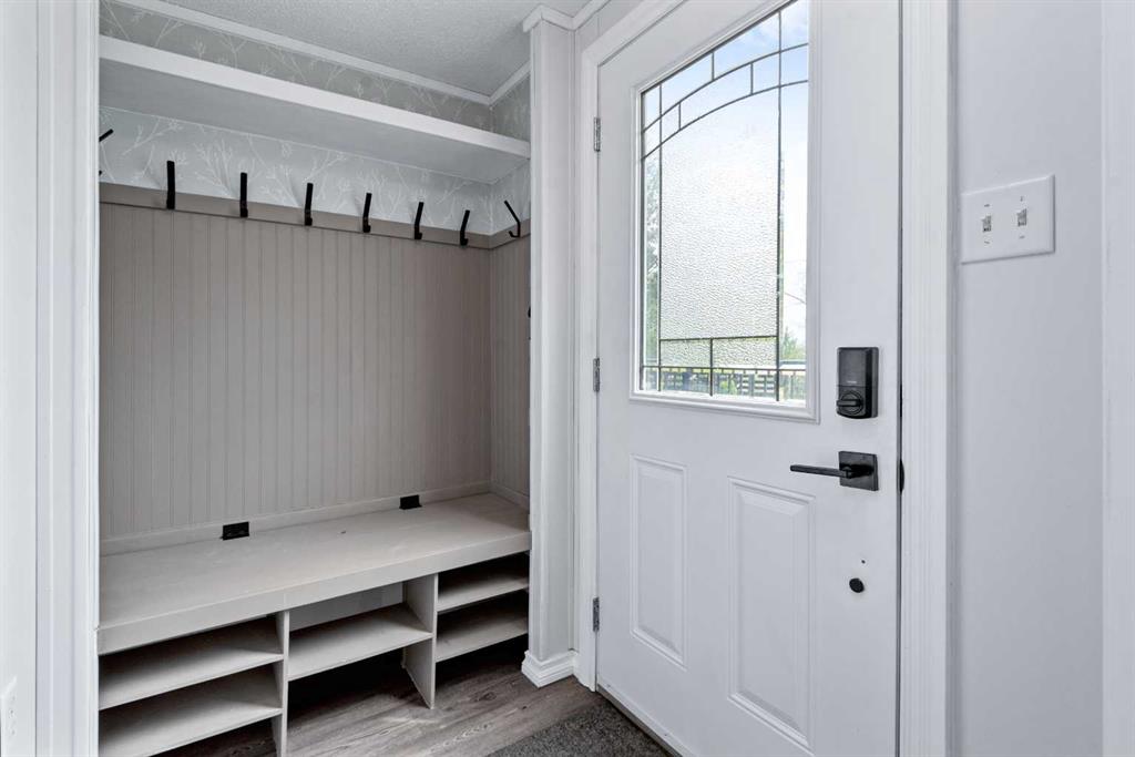 370028 Range Road 6-1 Property Photo 6