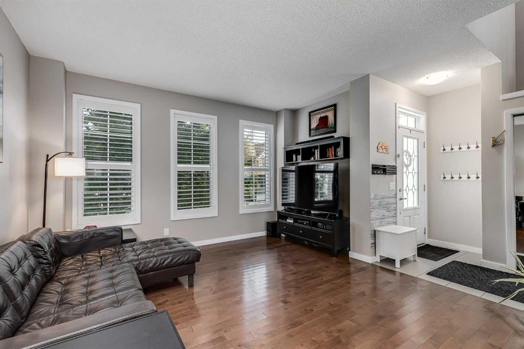 42 Auburn Bay Gardens Property Photo 3