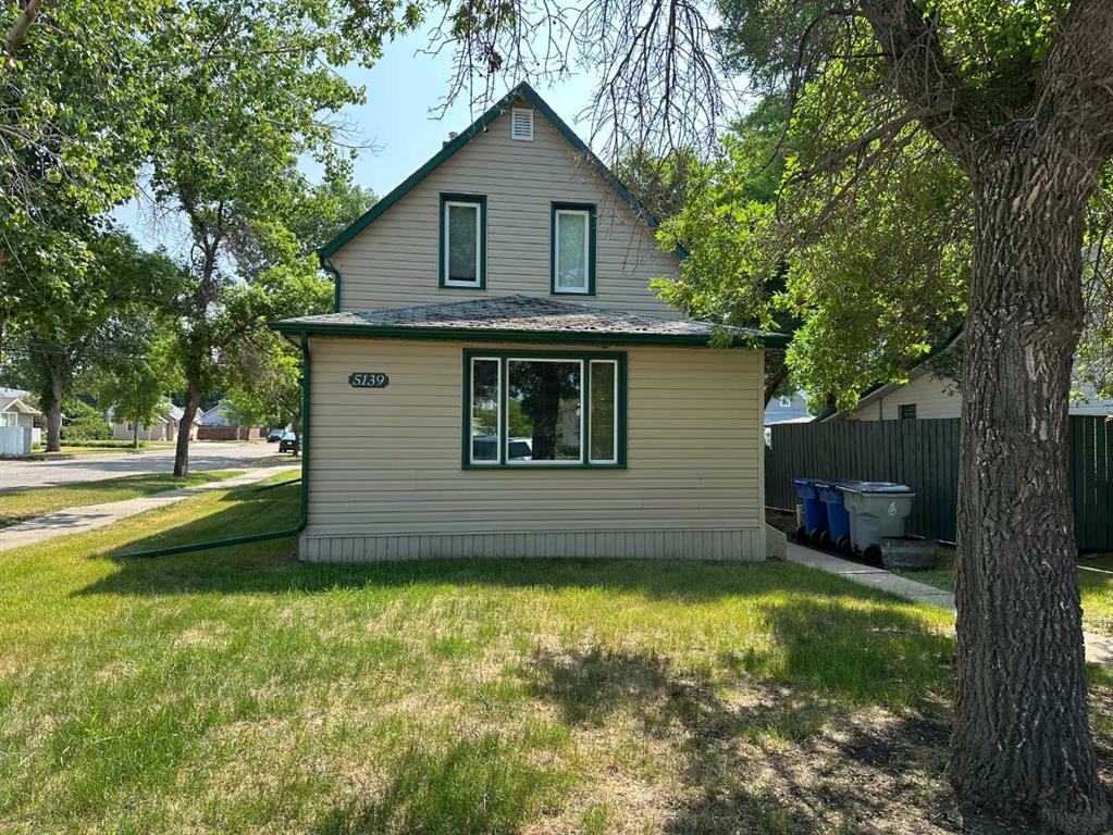 5139 50 Street Property Photo 1