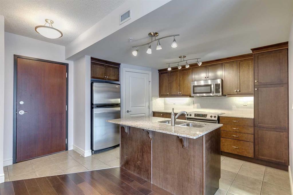 910 5 Avenue 1706 Property Photo 1
