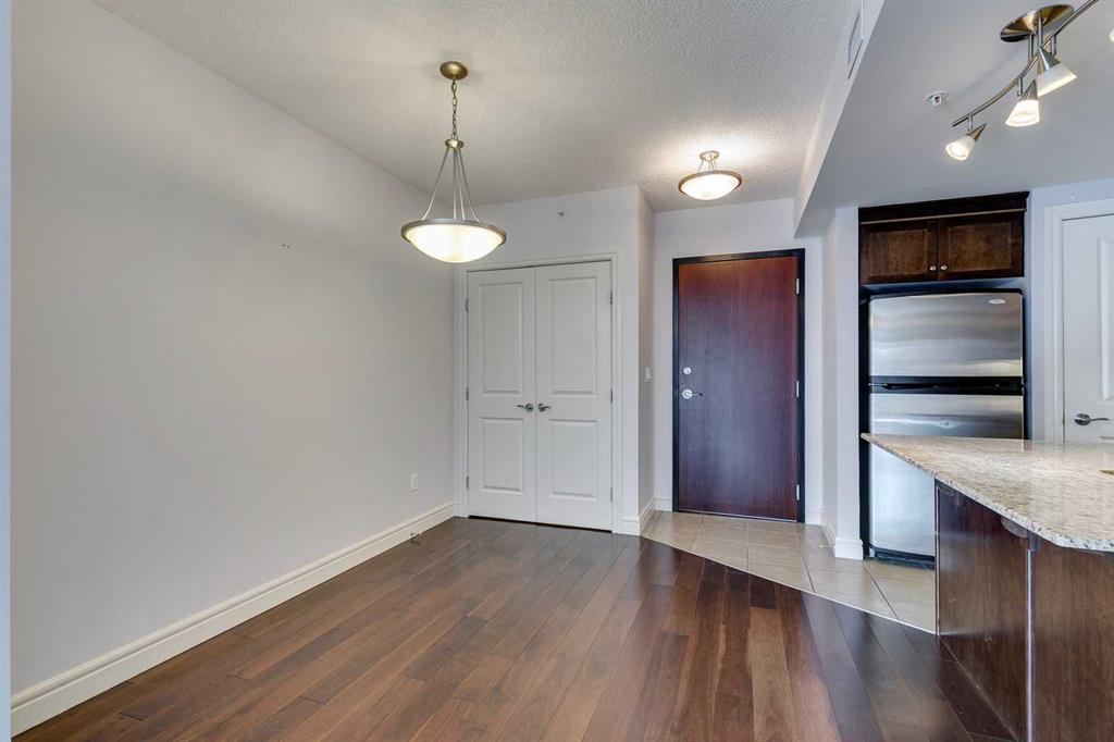 910 5 Avenue 1706 Property Photo 2
