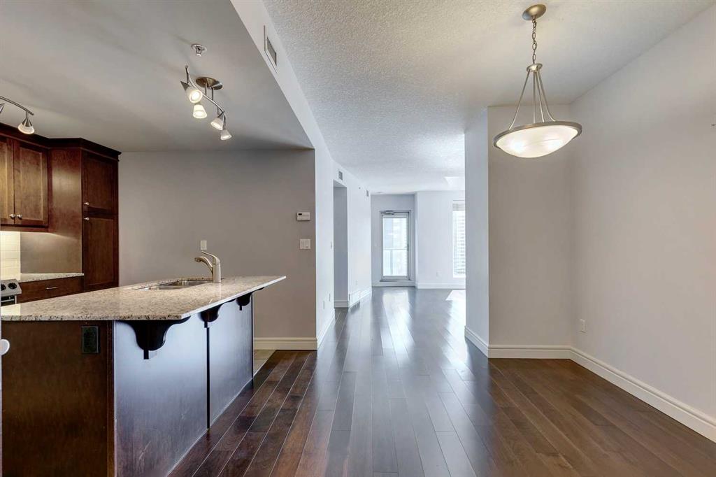 910 5 Avenue 1706 Property Photo 8