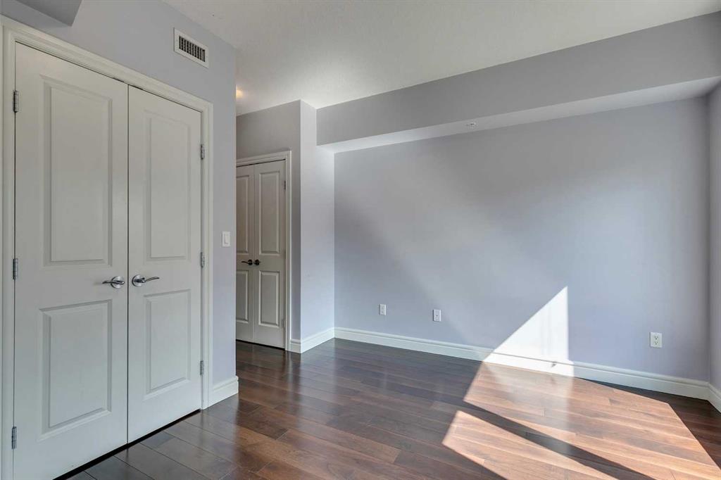 910 5 Avenue 1706 Property Photo 16