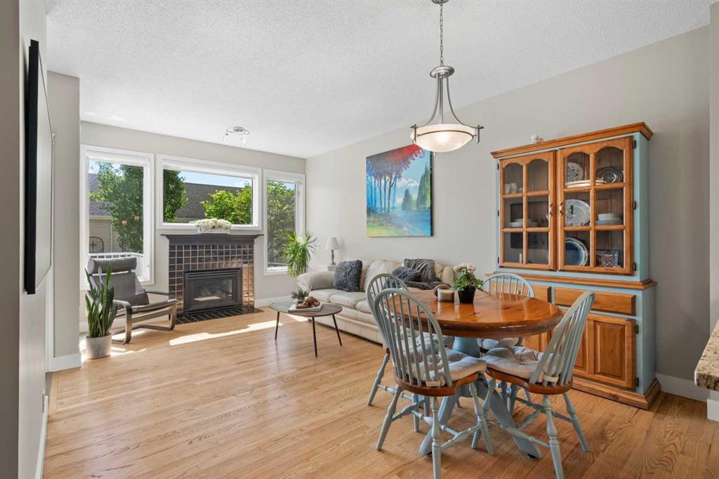 134 Inverness Square Property Photo 7
