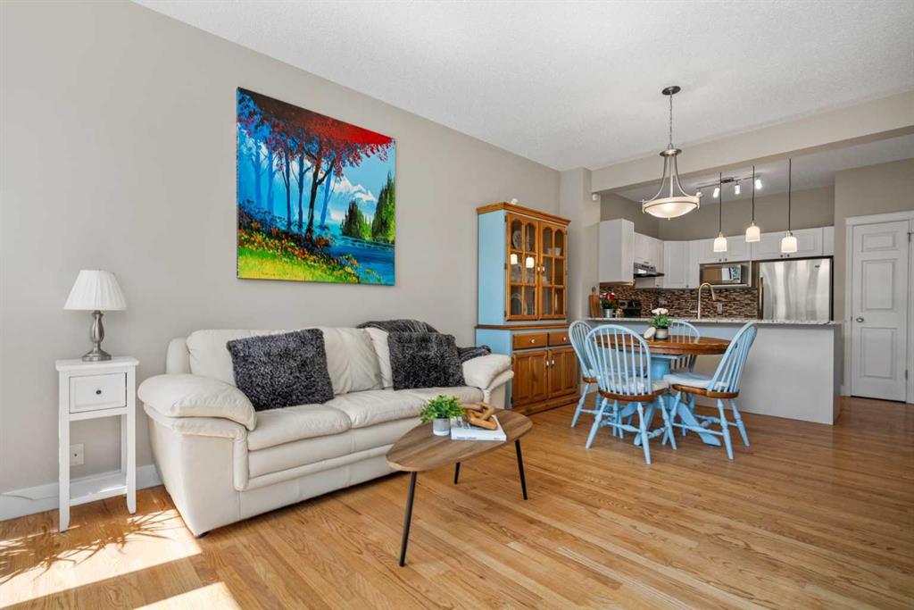 134 Inverness Square Property Photo 10