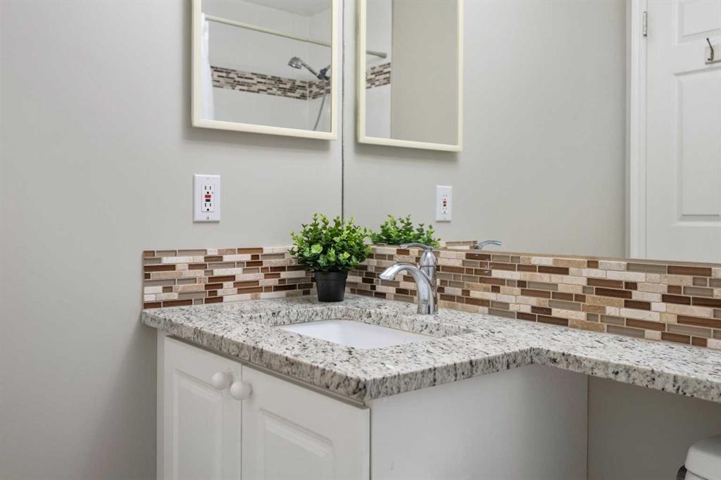 134 Inverness Square Property Photo 22