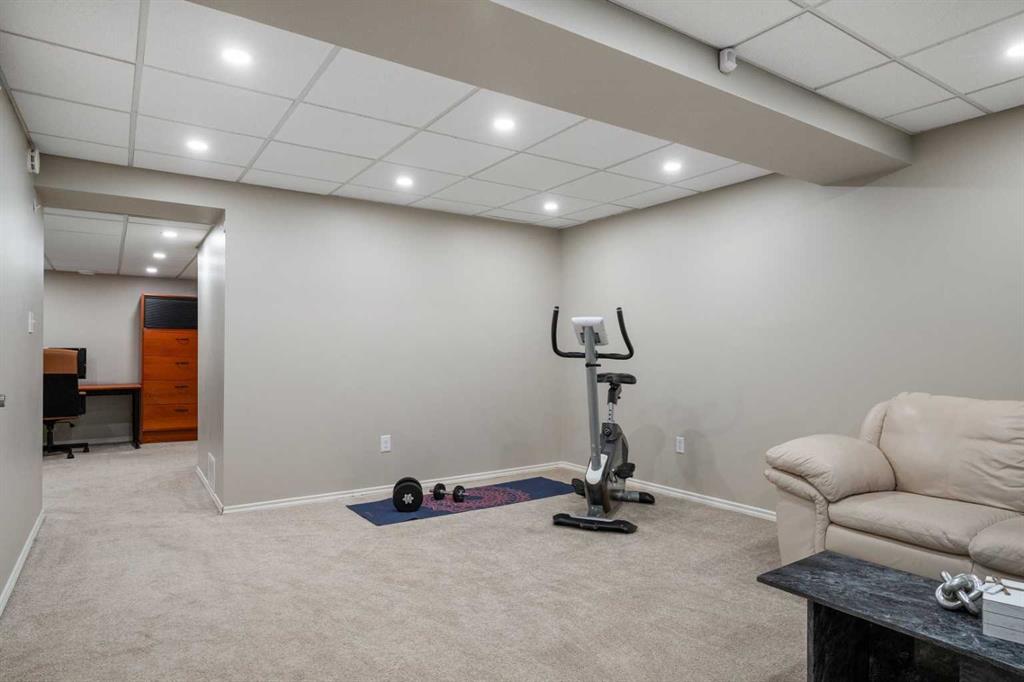 134 Inverness Square Property Photo 34