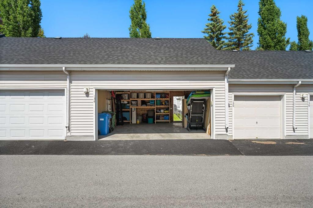 134 Inverness Square Property Photo 40