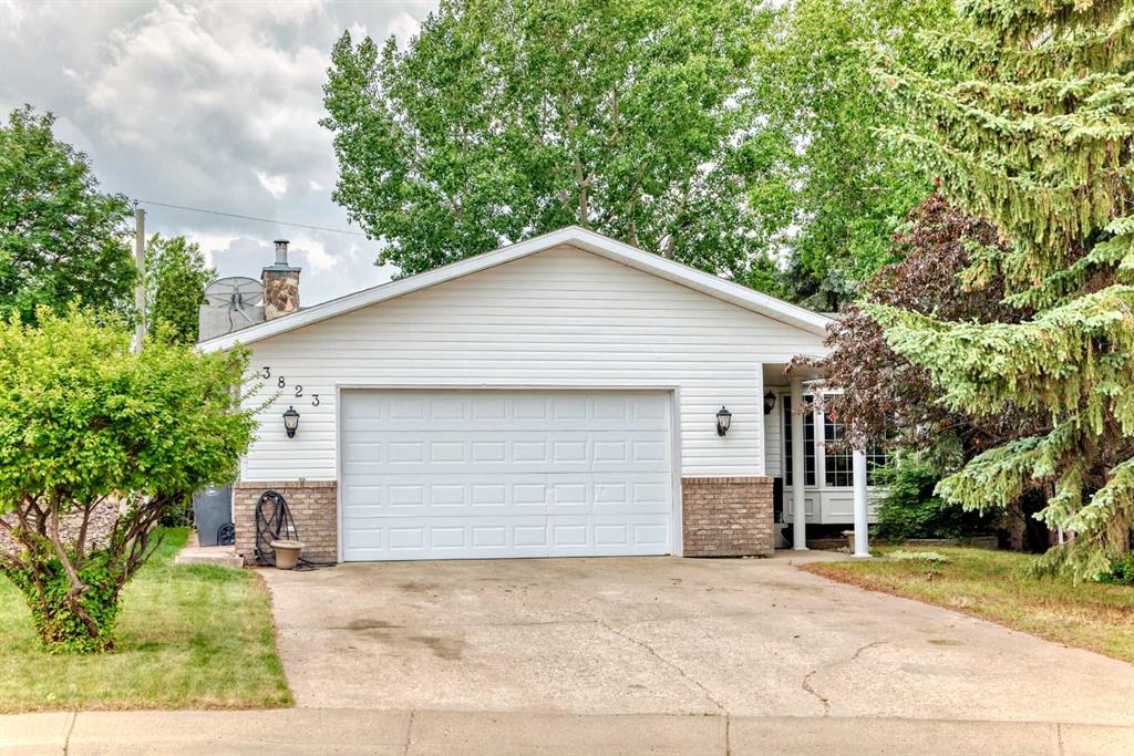 3823 51 Ave Close Property Photo 1