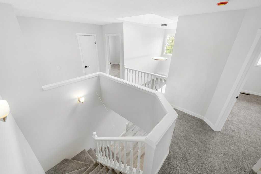 54 Mckenzie Lake Manor Property Photo 23