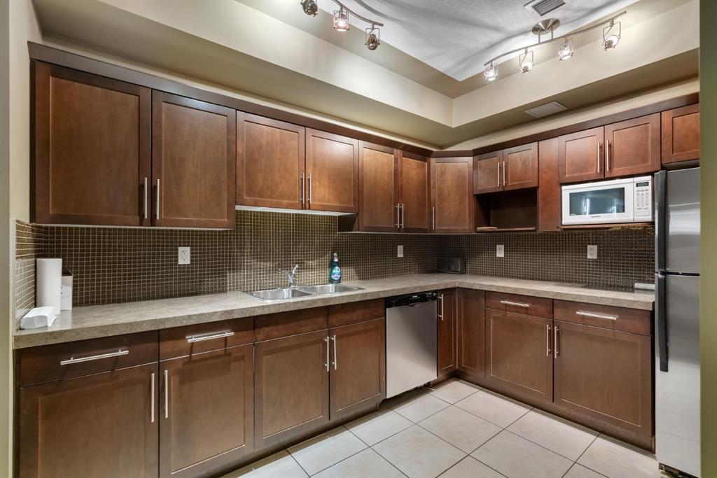 63 Inglewood Park 424 Property Photo 31