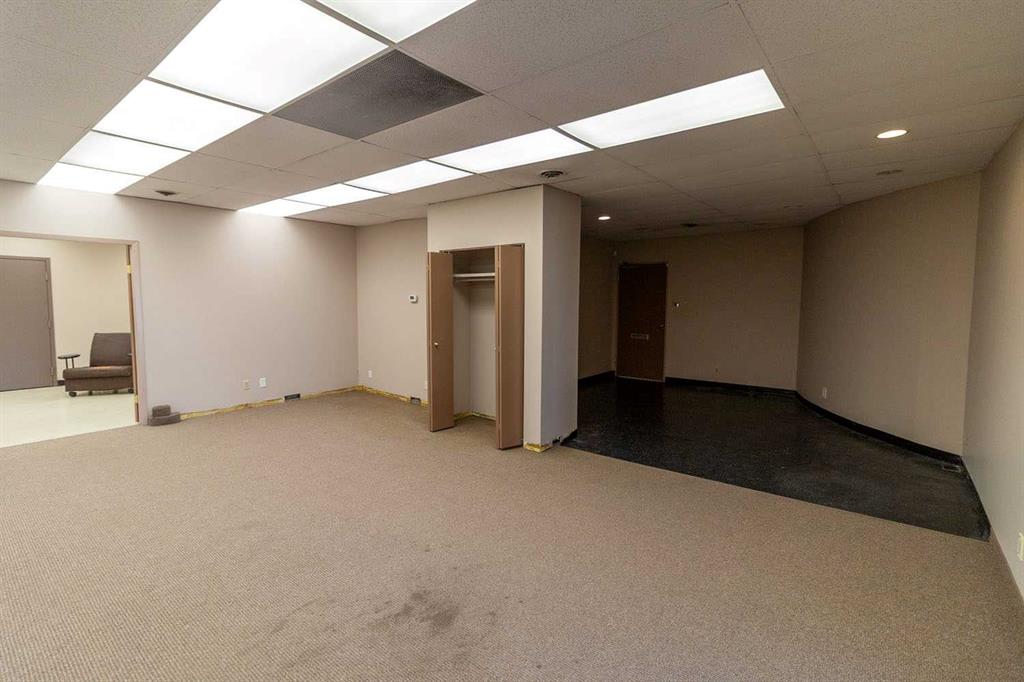 4712 13 Street Suite 204 Property Photo 4