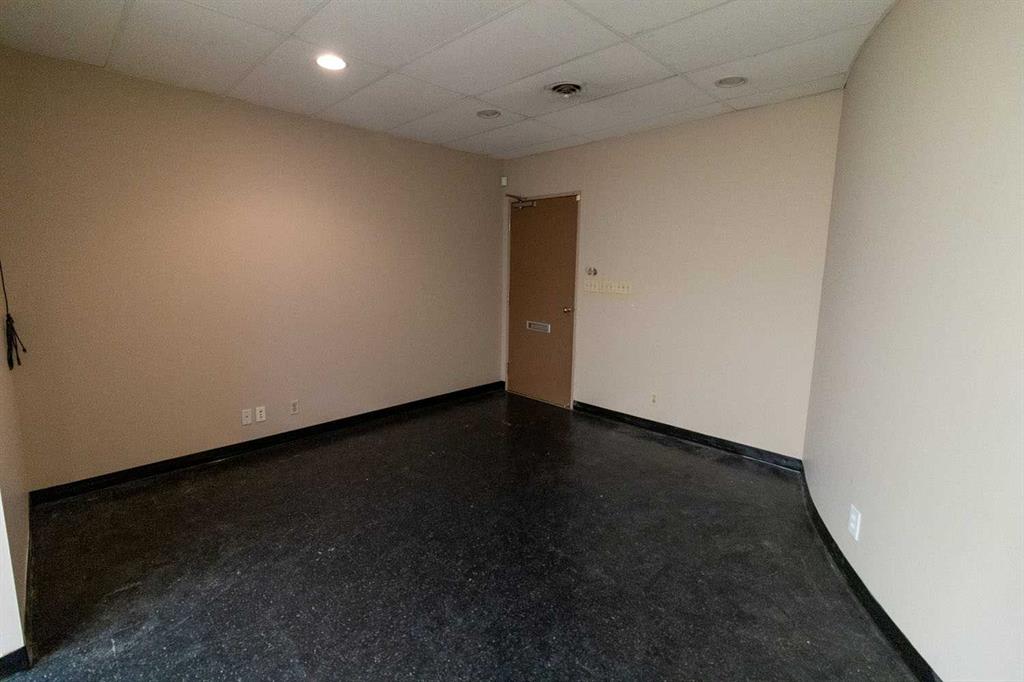 4712 13 Street Suite 204 Property Photo 5