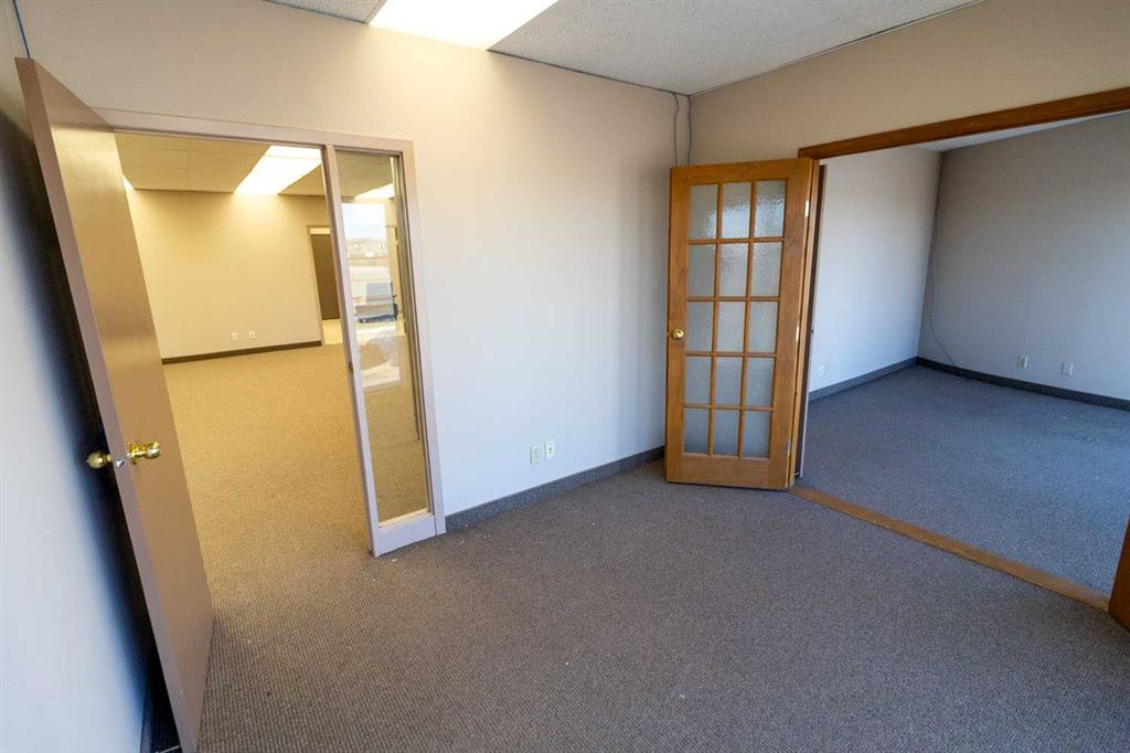 4712 13 Street Suite 204 Property Photo 12