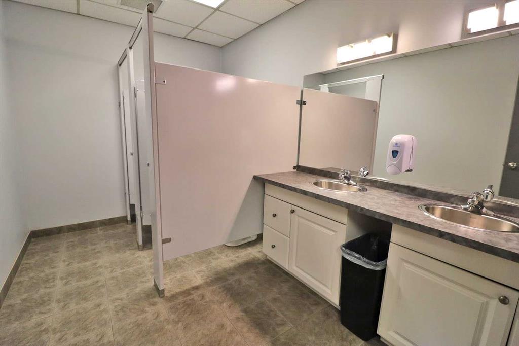 4712 13 Street Suite 204 Property Photo 20