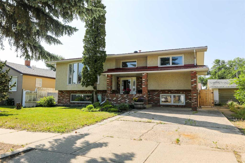 5020 44 Avenue Property Photo 1