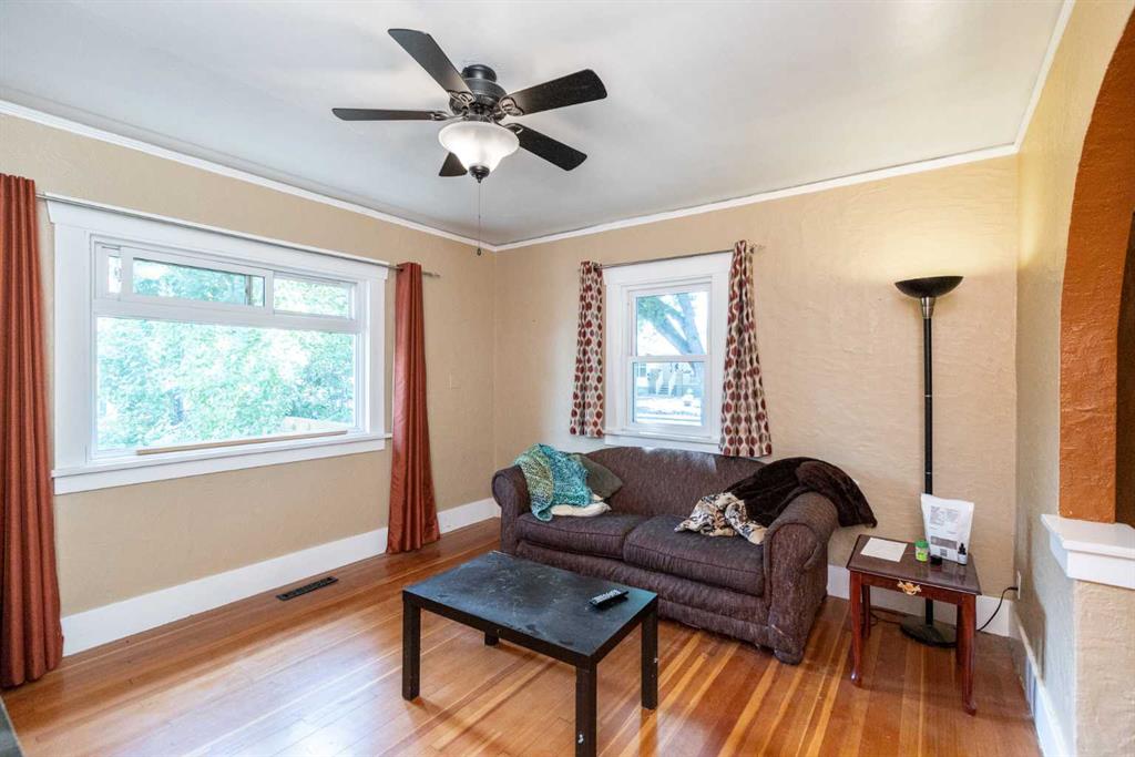 5215 51 Street Property Photo 12