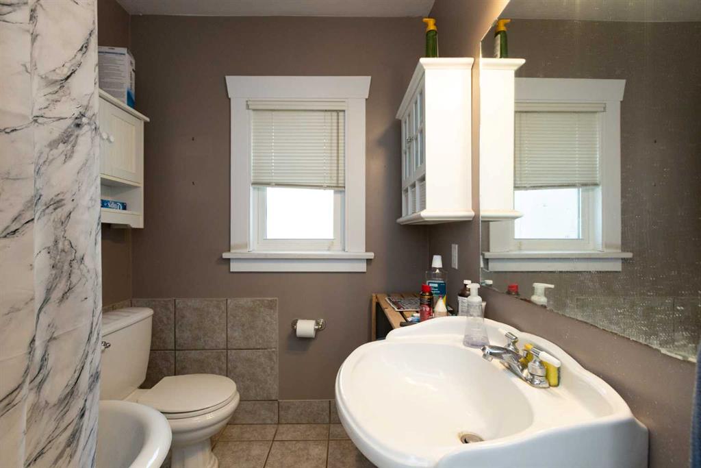 5215 51 Street Property Photo 16