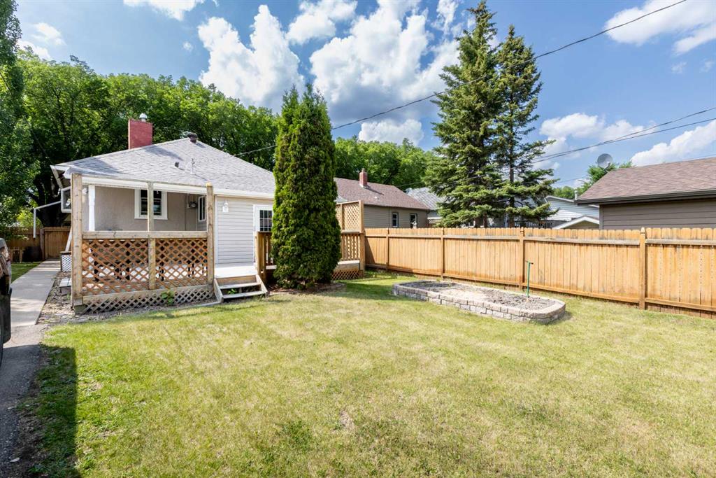 5215 51 Street Property Photo 33