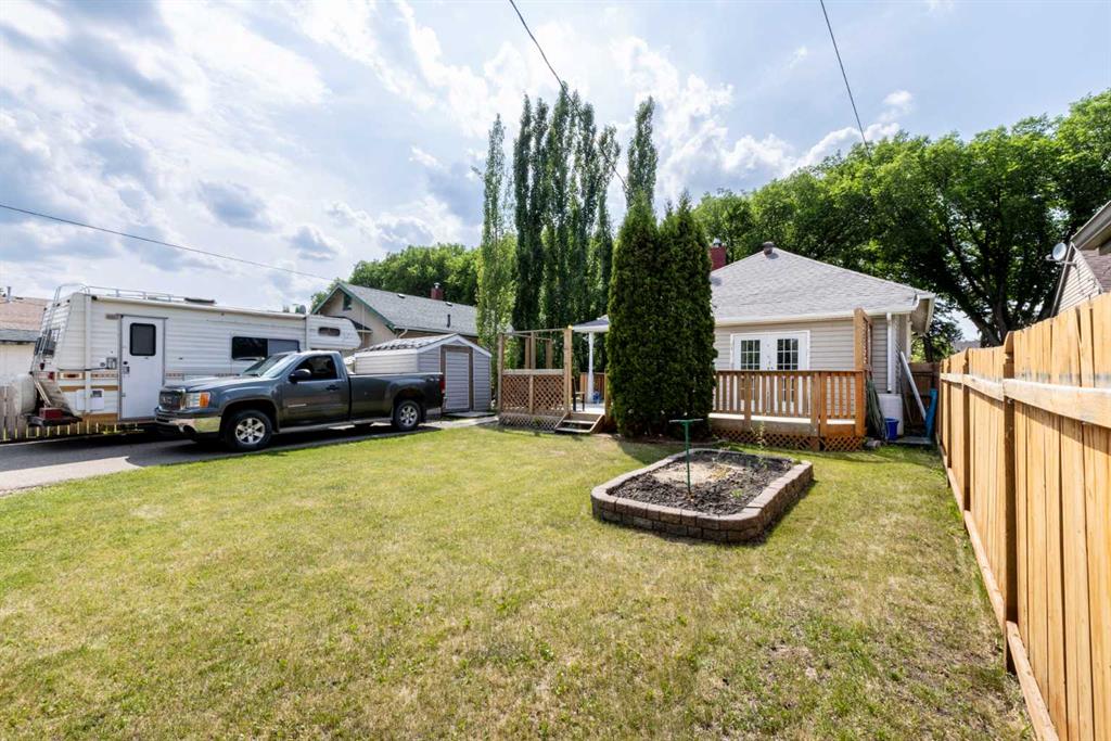 5215 51 Street Property Photo 34