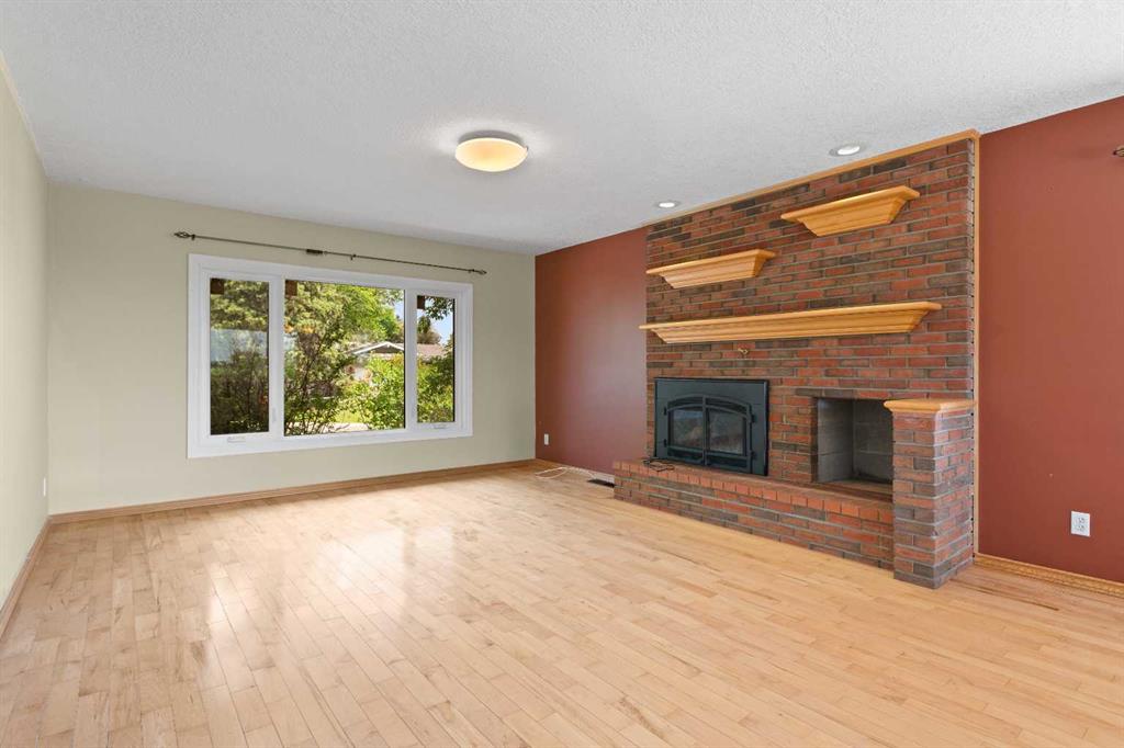 1025 5 Street Property Photo 5