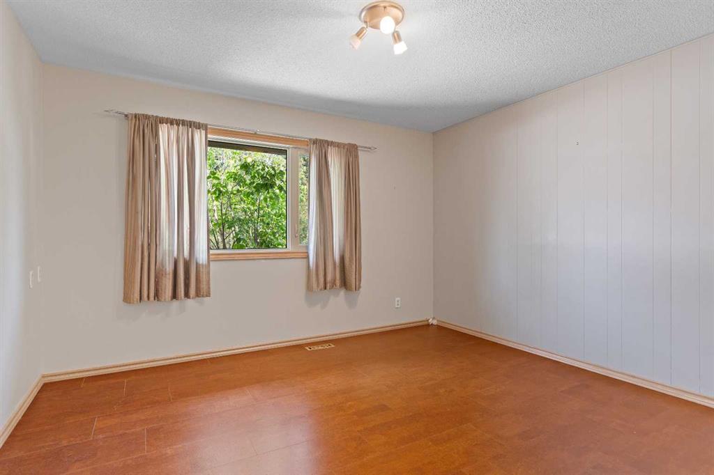 1025 5 Street Property Photo 14