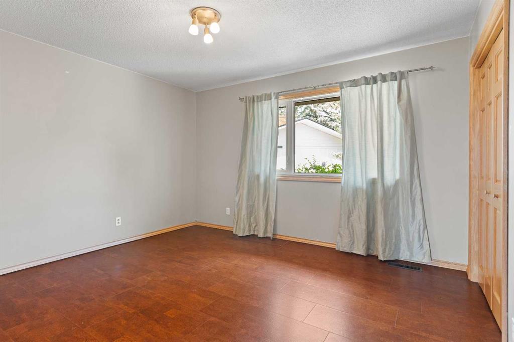 1025 5 Street Property Photo 16
