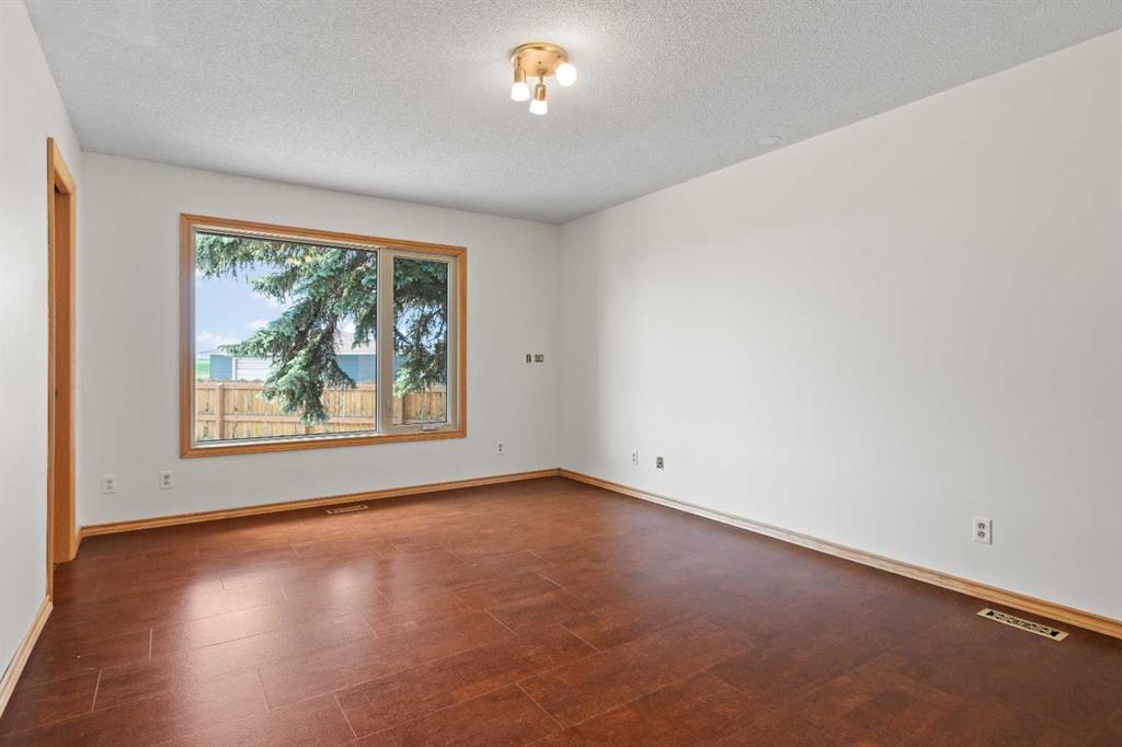 1025 5 Street Property Photo 17