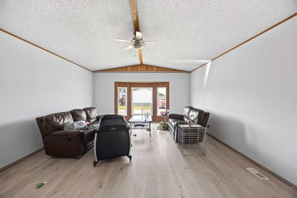 6220 17 Avenue 322 Property Photo 4