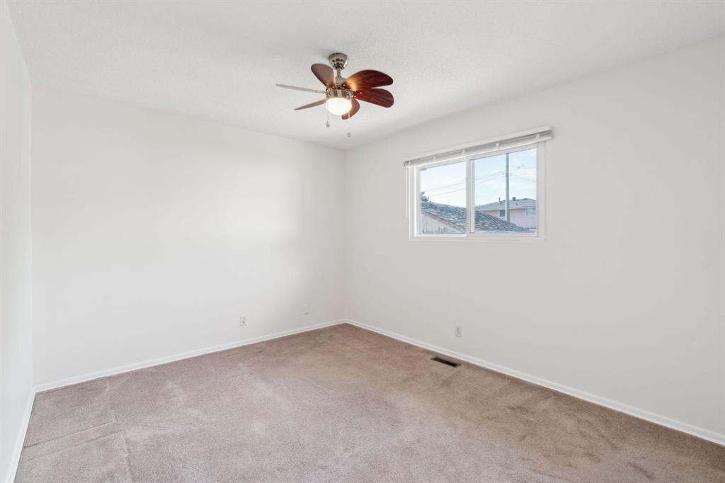 264 Huntington Close Property Photo 16