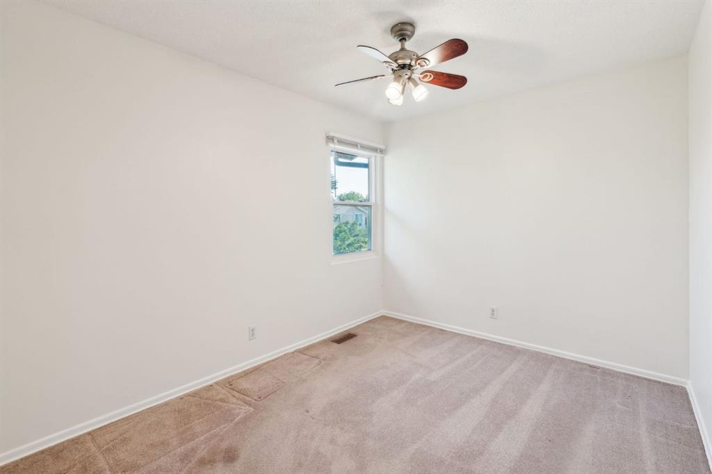 264 Huntington Close Property Photo 18