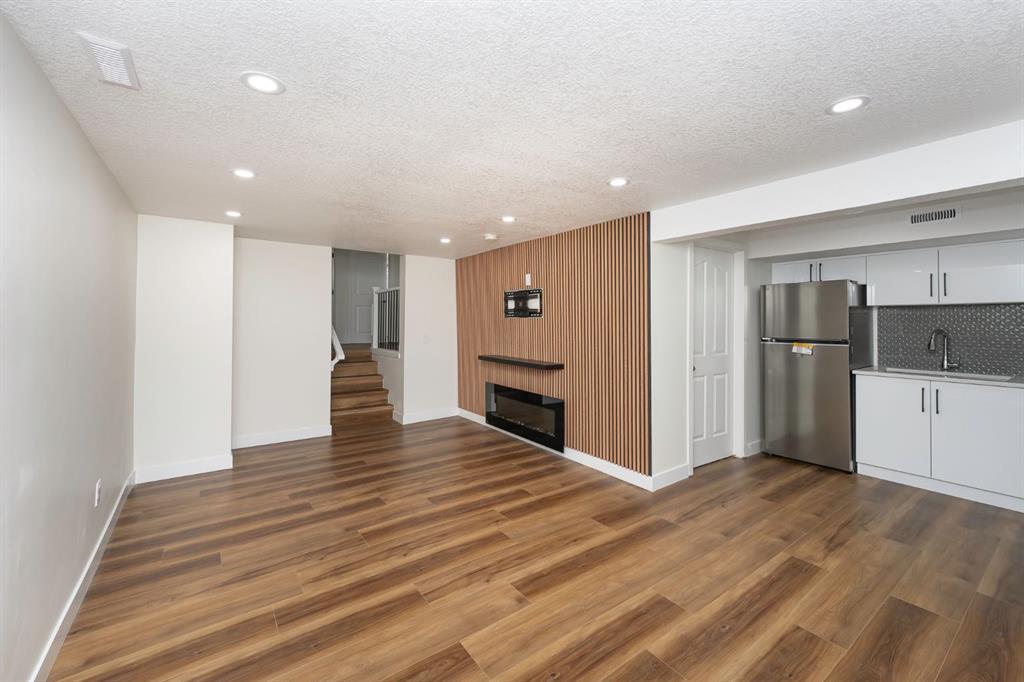 140 Whitworth Way Property Photo 32