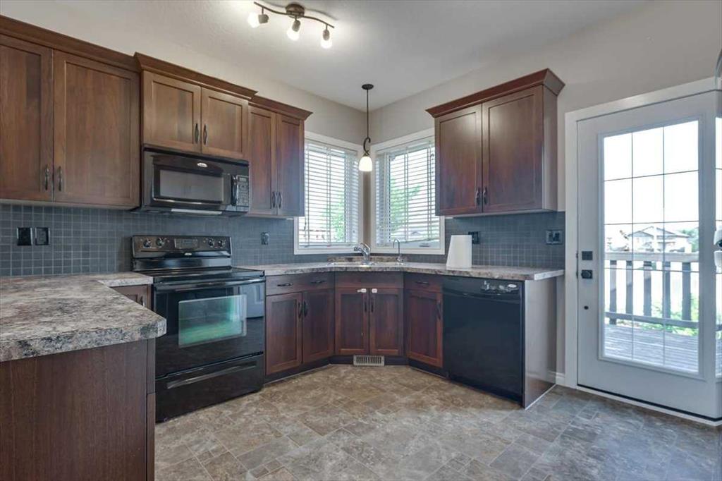 109 Churchill Place Property Photo 8