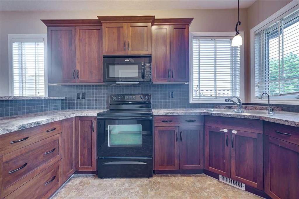 109 Churchill Place Property Photo 9
