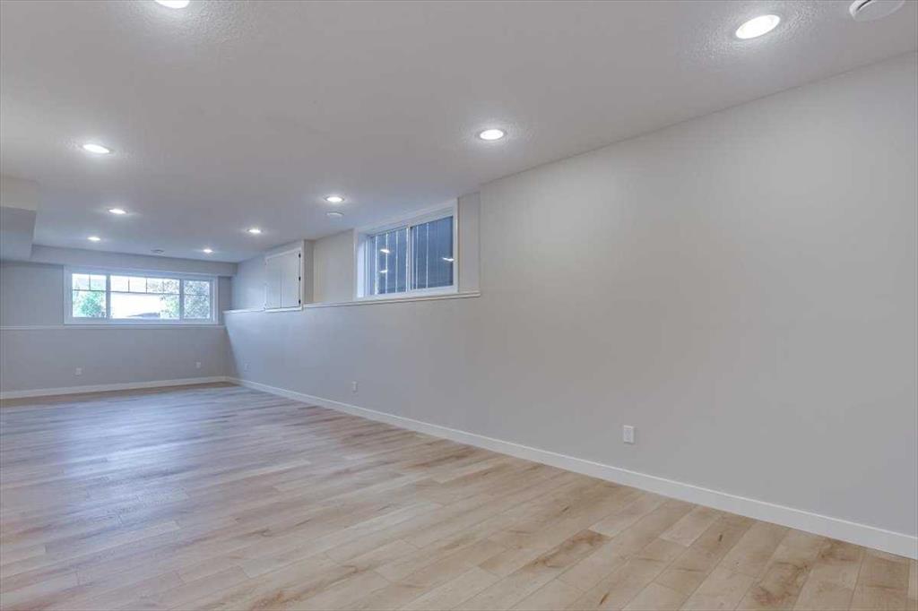 109 Churchill Place Property Photo 32