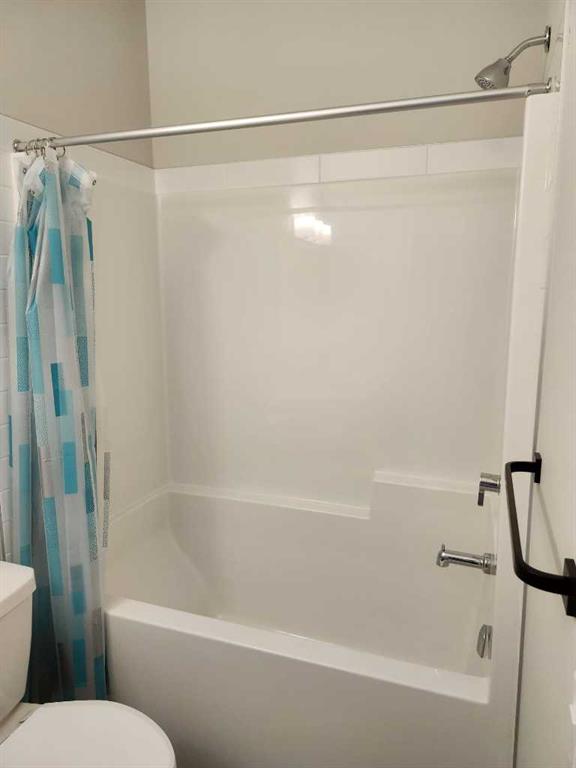 24 Silverton Glen Green Property Photo 5