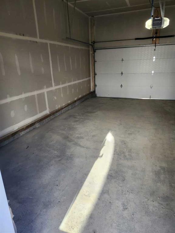 24 Silverton Glen Green Property Photo 18