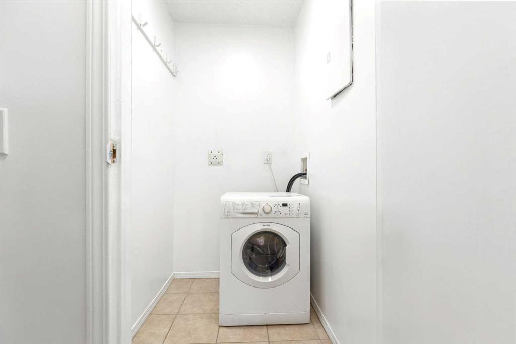 1712 38 Street 103 Property Photo 13