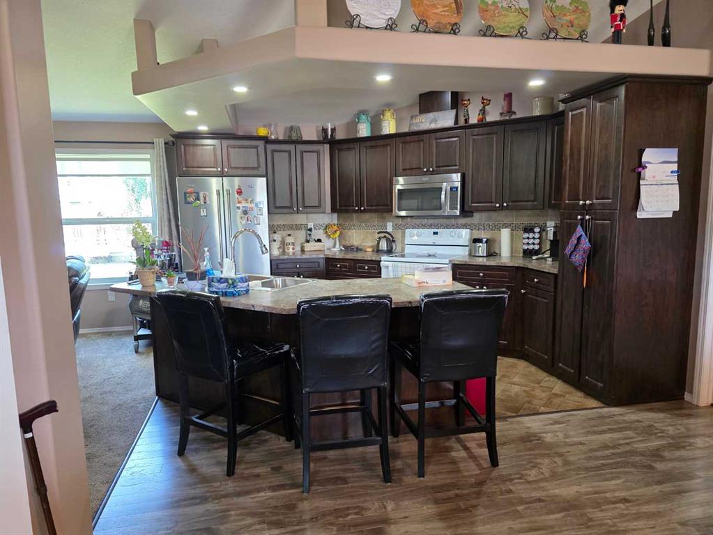 400 3 Avenue Property Photo 23