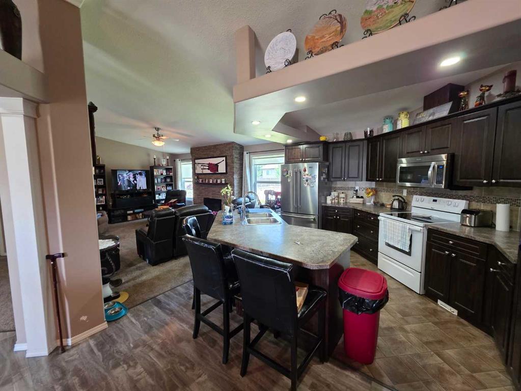 400 3 Avenue Property Photo 36