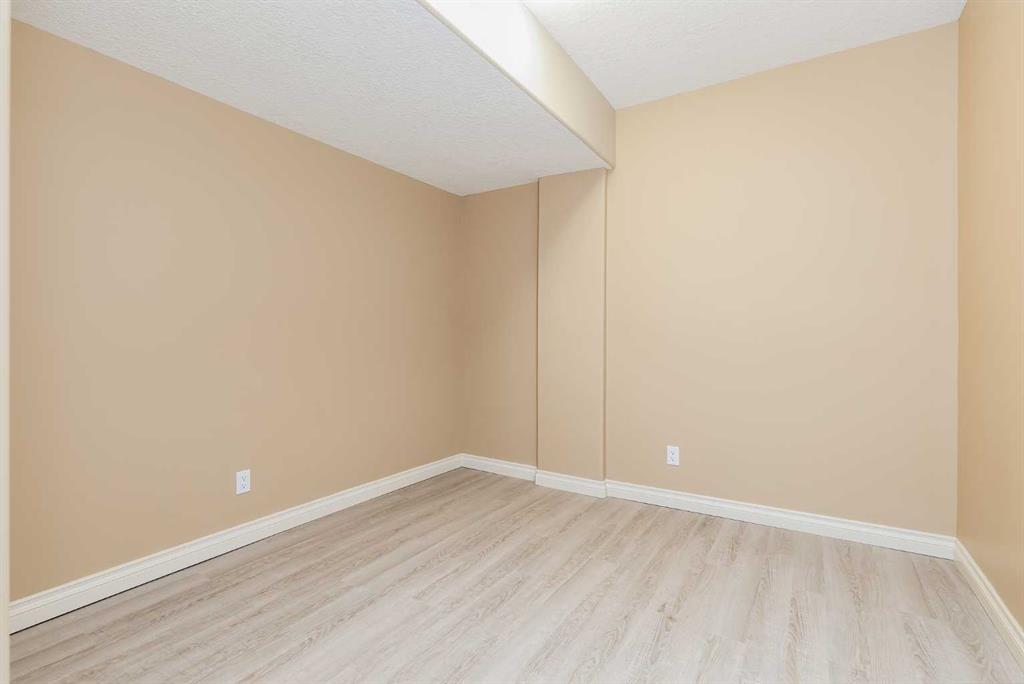 86 Springborough Green Property Photo 27