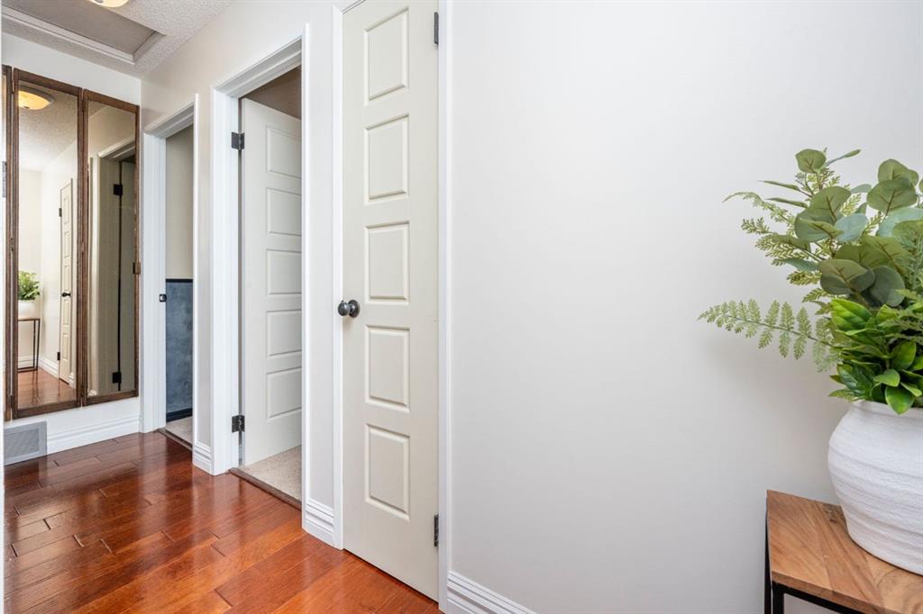 4 Beddington Way Property Photo 24