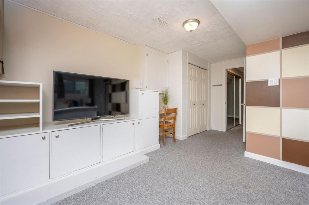 4 Beddington Way Property Photo 32